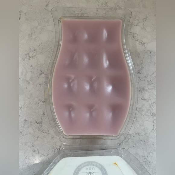 Scentsy Wax Brick - Frosted Petals - Picture 3 of 3